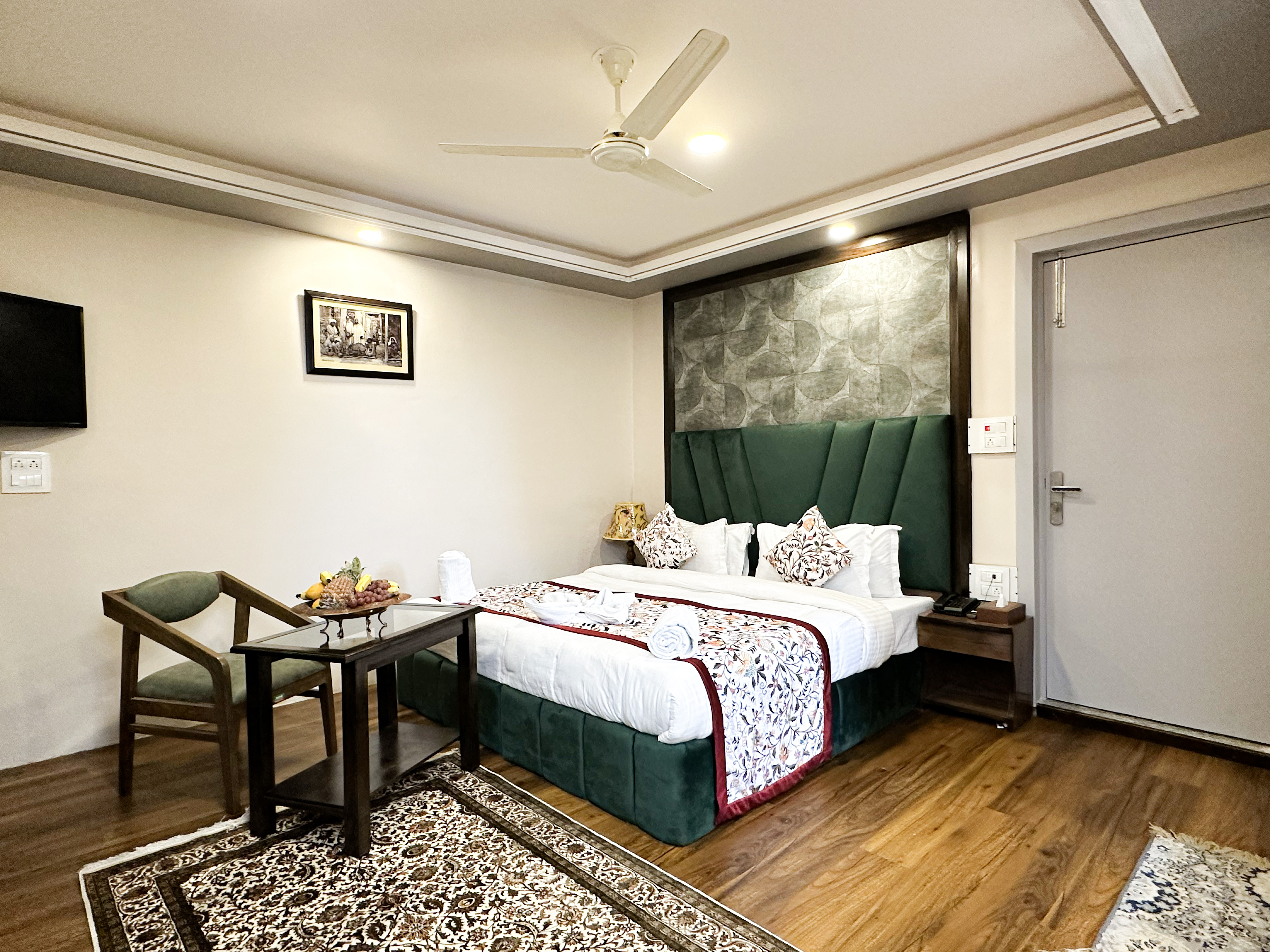 /s3/Grand Zamin Resort/PACKAGESMODEL/ffx6wch0lismbrsh.jpg